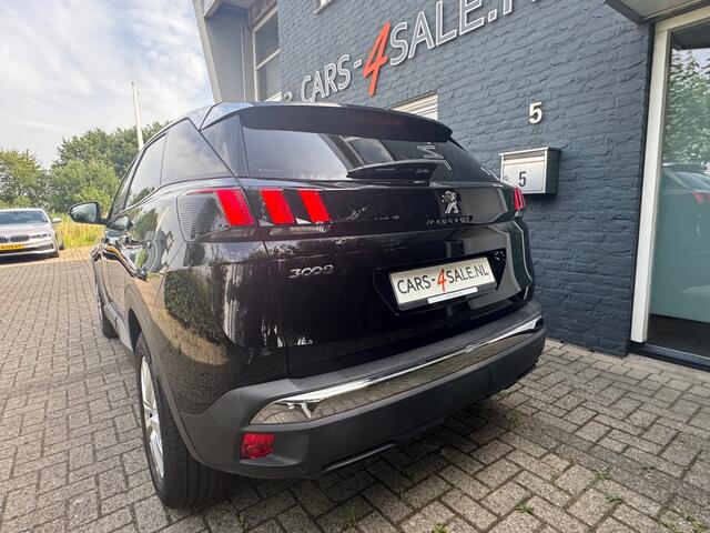 Peugeot 3008 1.2 Executive 130 pk + Car play + Lmv + Navi + Pdc - 11/2019!