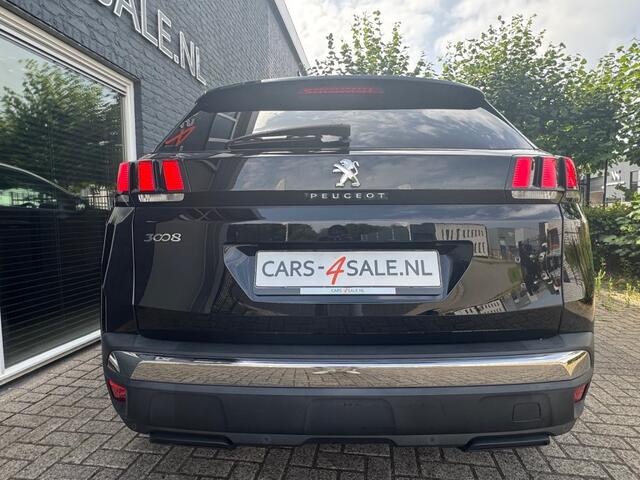 Peugeot 3008 1.2 Executive 130 pk + Car play + Lmv + Navi + Pdc - 11/2019!