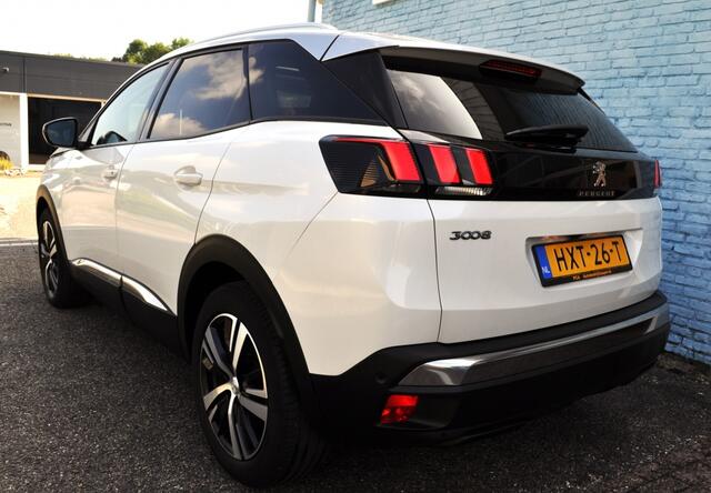 Peugeot 3008 1.2 Allure Aut. schuifd. LED pdc v+a cam inductieladen