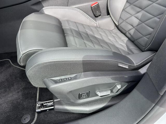 Peugeot 3008 1.2 Hybrid 145 GT | Bouwjaar 12-2024 | Full Options | Volledig Lederen Bekleding | Navigatie | Panorama Schuif-Kanteldak | Full LED Verlichting | Massagestoelen met Koeling & Verwarming | 360 Graden Camera | Elektrische Achterklep | Keyless Entry | 19" Li