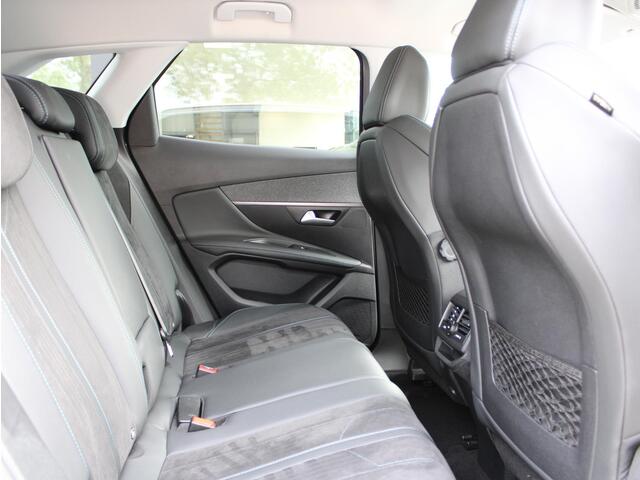 Peugeot 3008 1.2 PureTech Crossway Automaat | Navi / Climate / Cruise