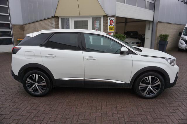 Peugeot 3008 1.2I PureTech Allure