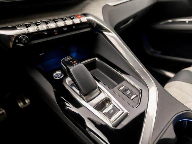 Peugeot 3008 1.6 HYbrid 225 GT 225Pk Automaat (APPLE CARPLAY, GROOT NAVI, LEDER, KEYLESS, 360 CAMERA, SPORTSTOELEN, ADAPTIVE CRUISE, SFEERVERLICHTING, GETINT GLAS, LED KOPLAMPEN, NIEUWSTAAT)
