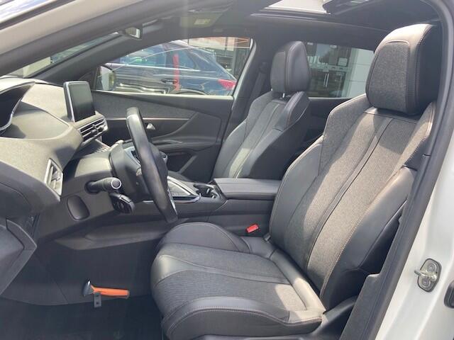Peugeot 3008 1.2 PureTech GT Line / Navi / Panoramadak / Carplay