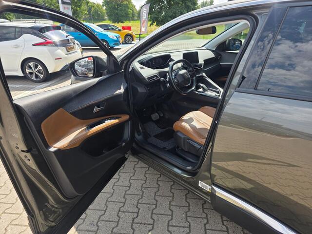 Peugeot 3008 1.6 PureTech Allure *ACC en Trekhaak*