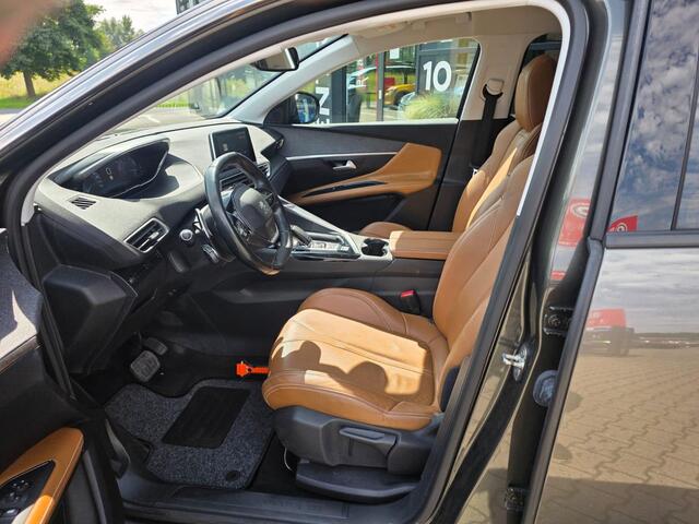 Peugeot 3008 1.6 PureTech Allure *ACC en Trekhaak*