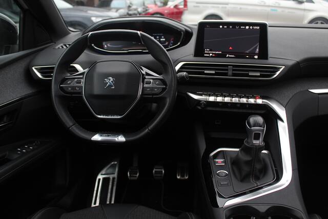 Peugeot 3008 1.2 PureTech Allure / Trekhaak / Camera / Navigatie / 19'' / Keyless / Half leder / Dodehoek / DAB / Cruise Control