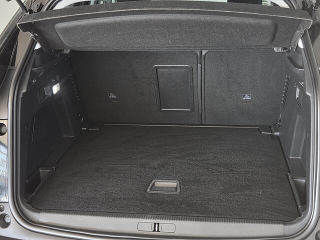 Peugeot 3008 1.2 PureTech Allure /D-Riem Verv. 123.000KM! /Trekhaak! /Camera /Apple + Android /DAB+! /Lane Assist /Navi /Climat /Cruise /Elek. pakket /Bluetooth /Regensensor /19"LMV /Extra getint glas /PDC V+A!