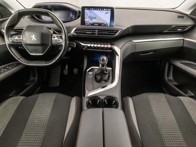 Peugeot 3008 1.2 PureTech Sport (APPLE CARPLAY, PARELMOER, GROOT NAVI, 360 CAMERA, ADAPTIVE CRUISE, SPORTSTOELEN, GETINT GLAS, TREKHAAK, NIEUWE APK, NIEUWSTAAT)