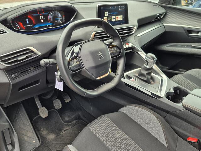 Peugeot 3008 1.2 PureTech Blue Lease Executive | Navigatie | Camera | Draadloze Telefoonlader | Lichtmetalen Velgen | Parelmoer Lak |
