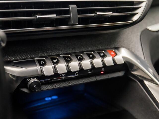 Peugeot 3008 1.2 PureTech Premium Sport (APPLE CARPLAY, GROOT NAVI, LEDER, KEYLESS, SPORTSTOELEN, 360 CAMERA, SFEERVERLICHTING, GETINT GLAS, LANE ASSIST, NIEUWE APK, NIEUWSTAAT)