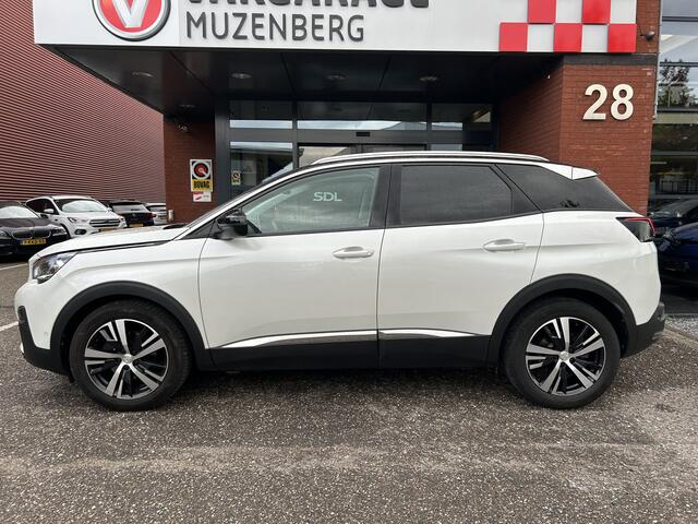 Peugeot 3008 1.2 PureTech Allure // NAVI + CARPLAY // PANO/SCHUIFKANTELDAK // LED // CAMERA // PDC V+A // KEYLESS