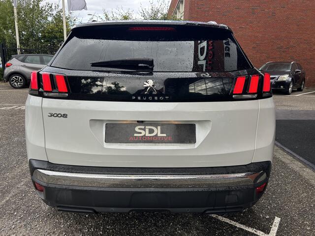 Peugeot 3008 1.2 PureTech Allure // NAVI + CARPLAY // PANO/SCHUIFKANTELDAK // LED // CAMERA // PDC V+A // KEYLESS