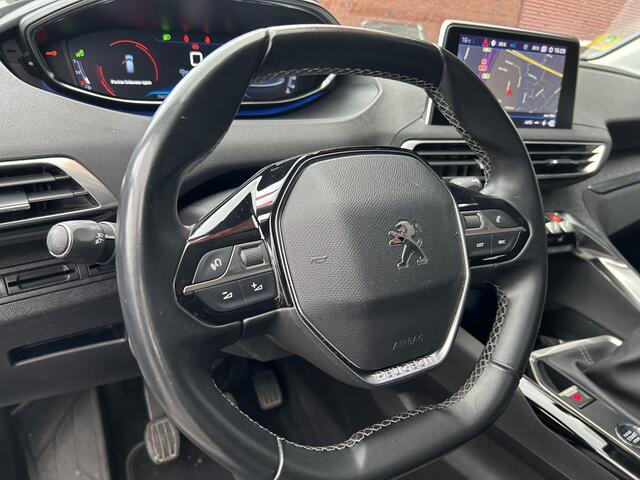 Peugeot 3008 1.2 PureTech Allure // NAVI + CARPLAY // PANO/SCHUIFKANTELDAK // LED // CAMERA // PDC V+A // KEYLESS