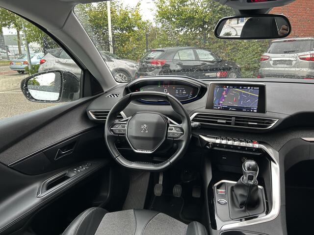 Peugeot 3008 1.2 PureTech Allure // NAVI + CARPLAY // PANO/SCHUIFKANTELDAK // LED // CAMERA // PDC V+A // KEYLESS