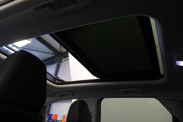 Peugeot 3008 1.2 PureTech Allure / PANO