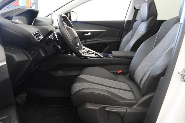 Peugeot 3008 1.2 PureTech Allure / PANO