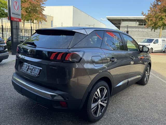 Peugeot 3008 1.6 HYbrid 225 Allure // NAVI // CLIMA // CRUISE // STOELVERWARMING // TREKHAAK //