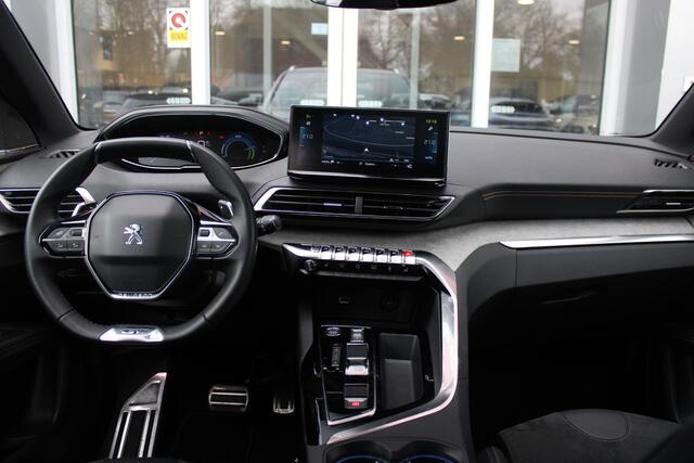 Peugeot 3008 1.6 HYbrid 225PK GT PACK BUSINESS | AFNEEMBARE TREKHAAK | COMFORT STOELEN MET MASSAGE FUNCTIE | PANORAMISCH SCHUIF/KANTEL DAK | ELEKTRISCH BEDIENBARE BESTUURDERSTOEL MET GEHEUGEN | MASSAGE FUNCTIE | STOEL VERWARMING | FOCAL AUDIO SYSTEM | AFNEEMBARE TREKH
