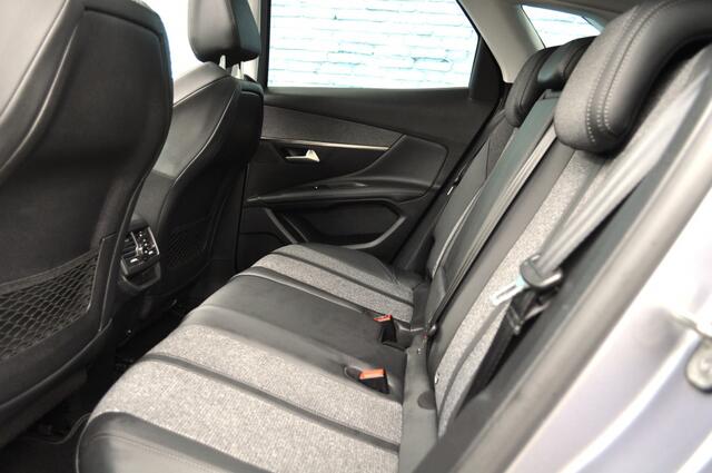 Peugeot 3008 1.2 Allure Aut schd navi pdc v+a