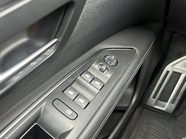 Peugeot 3008 1.2 PT 130 Allure | All season | Carplay | Rijklaar incl. garantie