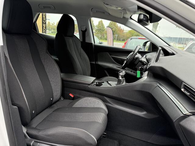 Peugeot 3008 1.2 PureTech Blue Lease Executive 2e Eigenaar,Navi,Clima,Cruise,PDC,Trekhaak,N.A.P,APK tot 05-2026