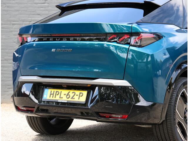 Peugeot 3008 e-3008 GT Avantage 210PK 73 kWh | Alcantara | Stoelverwarming | 360Camera | AdaptiveCruiseControl | Navigatie | ClimateControl | AppleCarPlay/AndroidAuto |