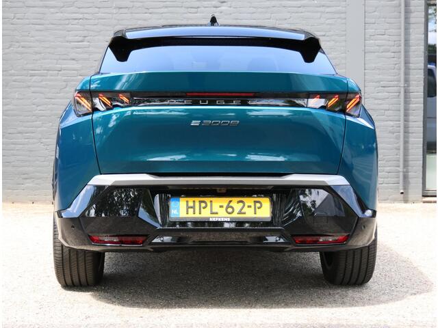 Peugeot 3008 e-3008 GT Avantage 210PK 73 kWh | Alcantara | Stoelverwarming | 360Camera | AdaptiveCruiseControl | Navigatie | ClimateControl | AppleCarPlay/AndroidAuto |
