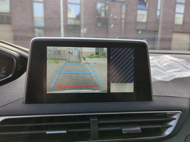 Peugeot 3008 1.2 PureTech Blue Lease Premium Avantage NL-AUTO | CAMERA | 1/2 LEDER