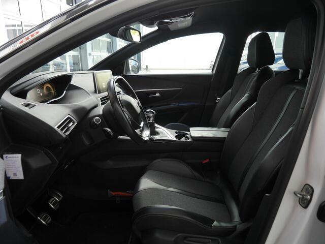 Peugeot 3008 1.2 PureTech GT Line | Achteruitrijcamera | Navigatie | Full led | 19 inch lichtmetalen velgen | Elektrisch te openen kofferbak | Cruise control | Climate control