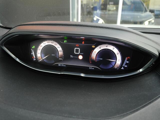 Peugeot 3008 1.2 PureTech GT Line | Achteruitrijcamera | Navigatie | Full led | 19 inch lichtmetalen velgen | Elektrisch te openen kofferbak | Cruise control | Climate control