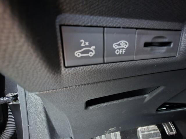 Peugeot 3008 1.2 Hybrid 136 GT WORDT VERWACHT !! | 360 View Camera | Navigatie | Keyless Entry en Start | Zwarte Hemelbekleding | Stoel en Stuurverwarming |