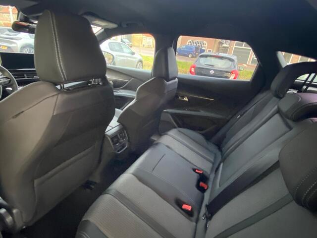 Peugeot 3008 1.6 HYbrid 180 Allure Pack Business | 19 inch | Automaat | Achteruitrij camera | Parkeersensoren | Navigatie