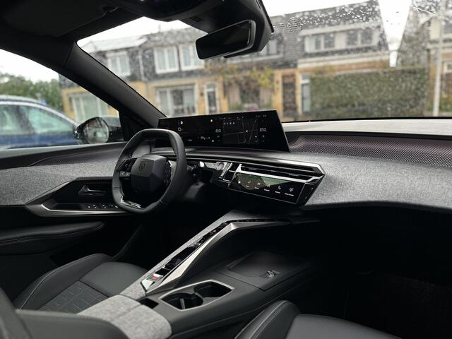 Peugeot 3008 1.2 Hybrid 145 GT Automaat/Stoel verwarming/Camera.