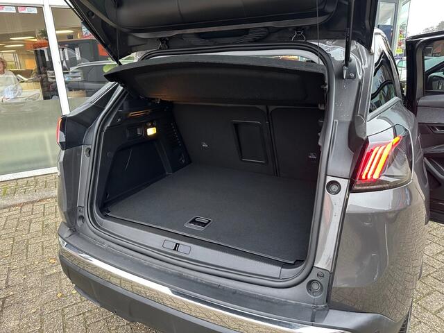Peugeot 3008 1.6 HYBRID ALLURE