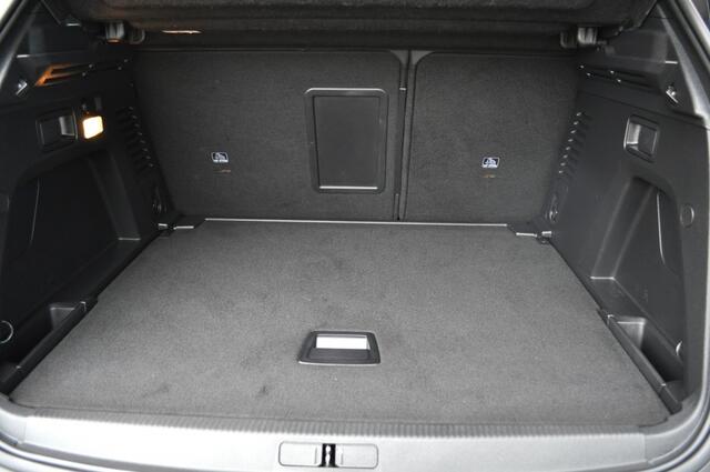 Peugeot 3008 1.2 Road trip Aut. navi LED key-less