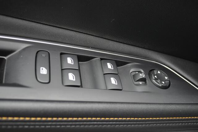 Peugeot 3008 1.2 Road trip Aut. navi LED key-less