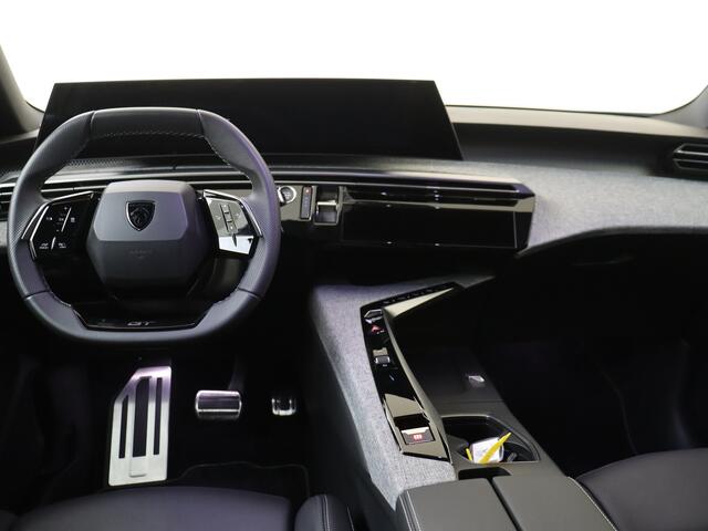 Peugeot 3008 e-3008 GT 73 kWh | Grote actieradius | Stoelverwarming | Dak spoiler | 360 graden camera | Keyless entry UITERVERKOOP !!!