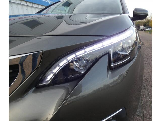 Peugeot 3008 1.2 PURETECH ALLURE Automaat,360,Led,Dodehoek,Memory