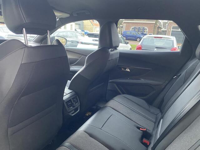 Peugeot 3008 1.6 HYbrid 180 Allure Pack Business | 19 inch | Automaat | Achteruitrijcamera | Apple carplay | Electronic climate controle | navigatiesysteem