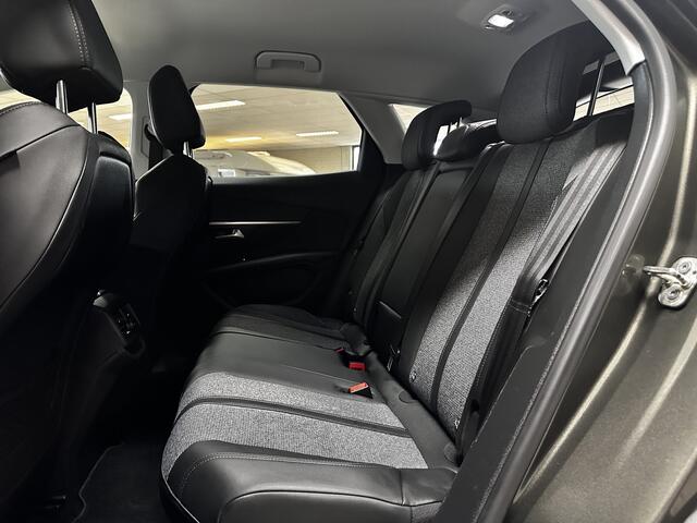 Peugeot 3008 1.2 PureTech Allure /D-Riem Verv. 72.000KM! /AUTOMAAT! /Trekhaak /LED Koplampen /Camera /Apple + Android /Dodehoek Det. /Lane Assist /Grootlichtass. /Stoelverw. /Navi /Climat /Cruise /19"LMV /PDC V+