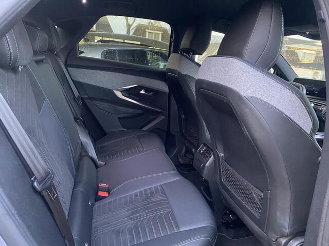 Peugeot 3008 1.2 Hybrid 145 GT | Automaat | Achteruitrijcamera | Electronic climate control | Voorstoelen verwarmd | Parkeersensoren voor en achter