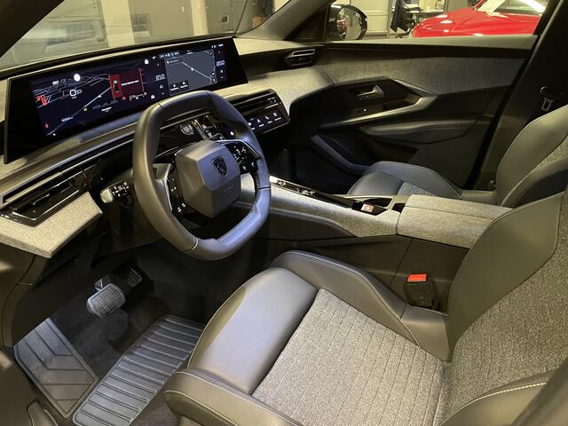 Peugeot 3008 1.2 Hybrid 136 Allure NAVIGATIE-DRAADLOZE TELEFOONLADER-MULTIMEDIASCHERM