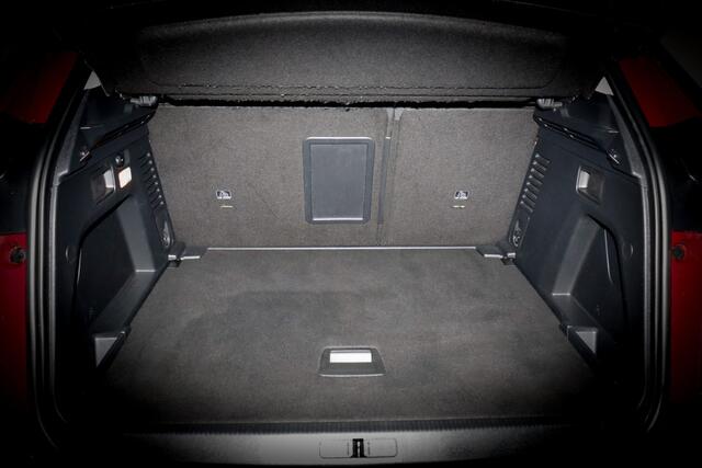 Peugeot 3008 1.2T Aut. ALLURE CAMERA | CARPLAY | NAVI | CLIMA | CRUISE | LMV 18''