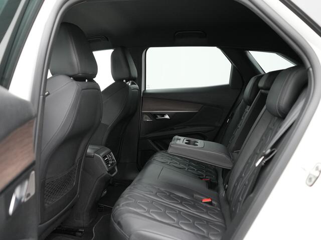 Peugeot 3008 1.6 HYbrid 225 GT Pack Business Luxe uitvoering!