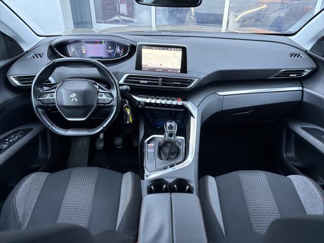 Peugeot 3008 1.2 PureTech AGC Allure 131pk | Nieuwe Distributieriem | Apple Carplay/Android Auto | Cruise control | Electronic climate control | LED dagrijverlichting | Navigatiesysteem | Trekhaak | Prachtig exemplaar!