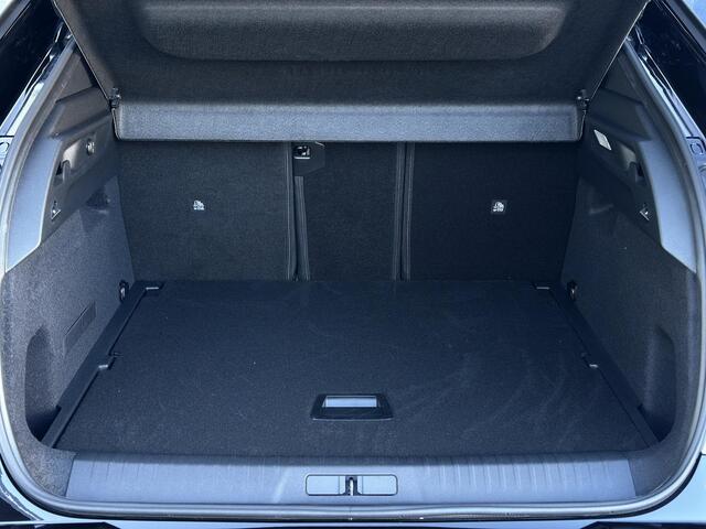 Peugeot 3008 e-3008 GT Avantage 210 73 kWh | Adaptive Cruise Control | Stoelmassage/-verwarming | Parkeercamera/-sensoren | Draadloze telefoonlader | Full LED | Panoramadak | Apple Carplay/Android Auto | Alcantara | Elektrische stoelverstelling | Elektrische kofferkle