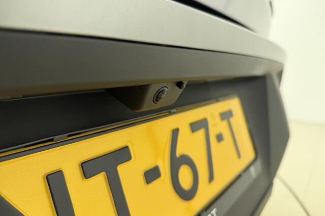 Peugeot 3008 1.6 plug-in Hybrid 195 GT Focal Hi-Fi l Schuif-kanteldak l AGR stoelen/Alcantara/Elektrisch/Massage l Stoel- en stuurverwarming l 360 Vision l Matrix LED - Uit vooraad leverbaar!