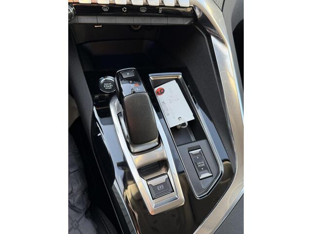 Peugeot 3008 1.6 HYbrid 225 Allure AUTOMAAT | MULTIMEDIA | NAVIGATIE | AIRCO/ECC |CRUISECONTROL | CAMERA | PARKEERSENSOREN |