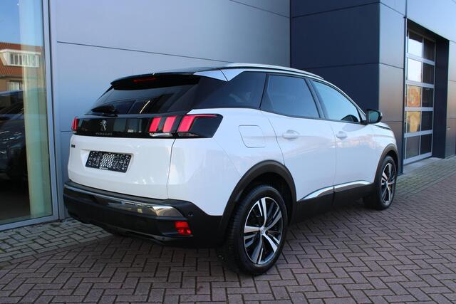 Peugeot 3008 1.2 PureTech 130pk Allure Automaat Airco Navi Camera Carplay Zeer mooi
